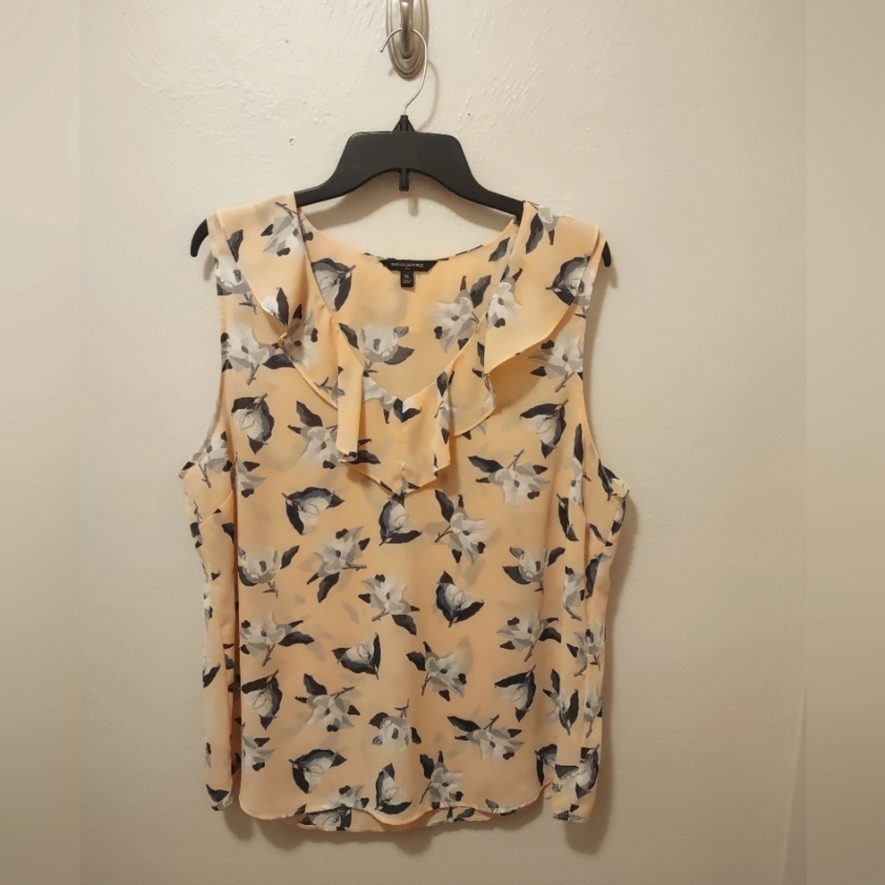 Sleeveless blouse